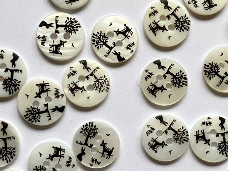 River Shell with Deer, Rabbit & Trees 12mm Black Sheep Yarns