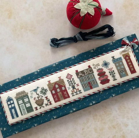 Heart In Hand Needleart - Needleworker's Tiny Town