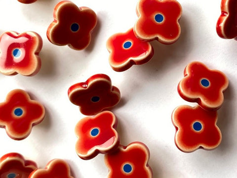 Glossy Red Flower with Blue Centre 12mm