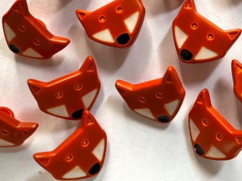 Ginger fox with glossy cheeks & nose 15mm