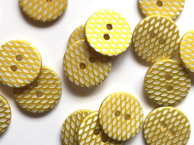 Slightly Metallic Yellow River Shell with Laser Pattern 18mm – Black ...