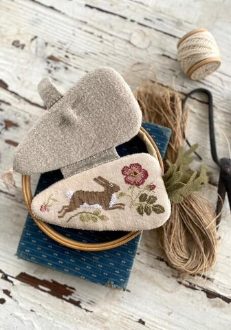 Stacy Nash Designs - Velvet Parsnip Needle Book